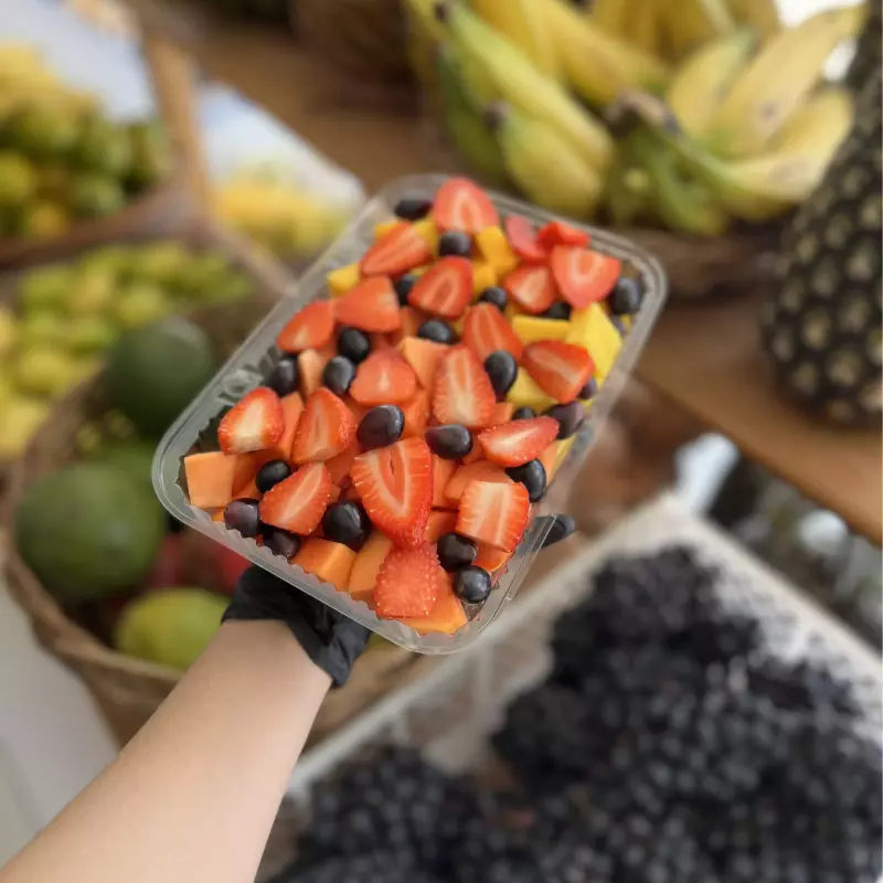 Mix de frutas na bandeja