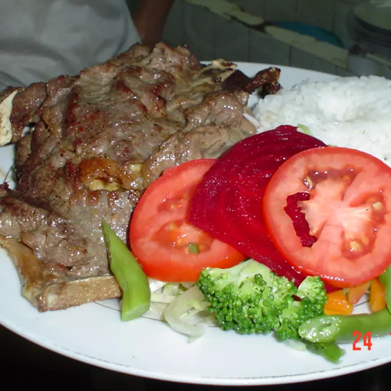 Bisteck con papas fritas