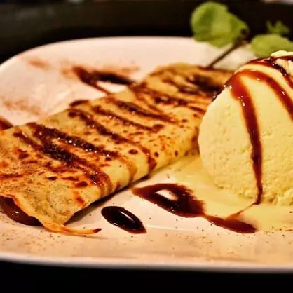 Panqueca doce de leite com sorvete de creme