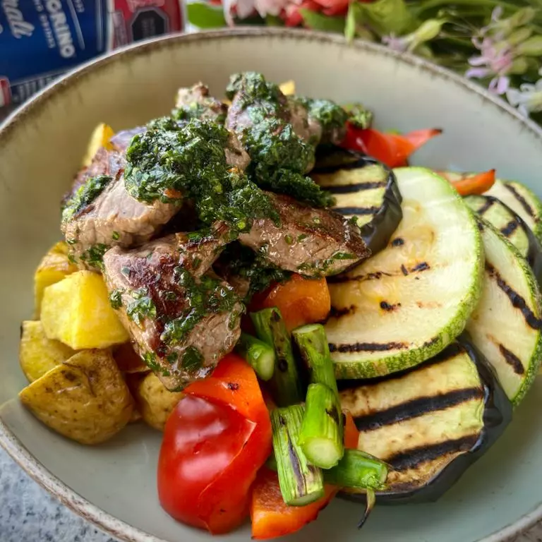 Carne al Chimichurri con Vegetales