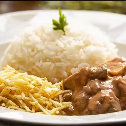 STROGONOFF DE CARNE