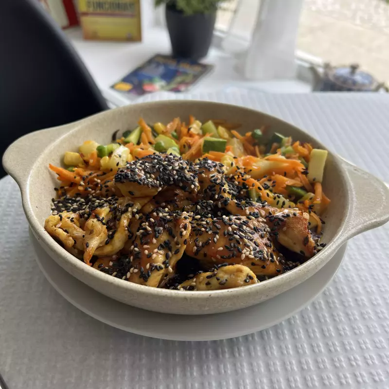 Frango Teriyaki com Legumes Salteado