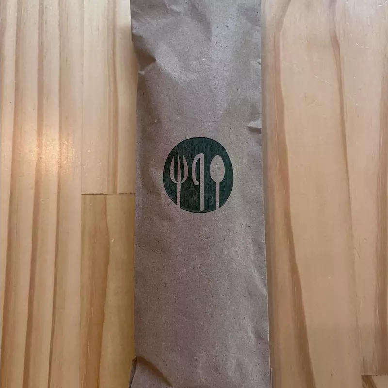 Juego de cubiertos desechables