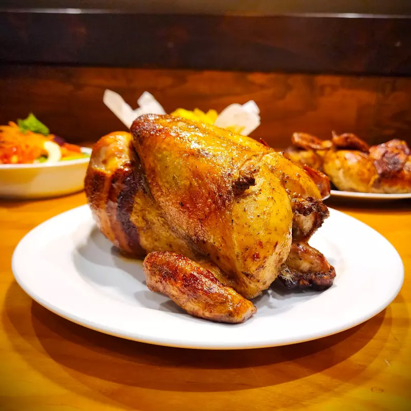 1 pollo a la leña