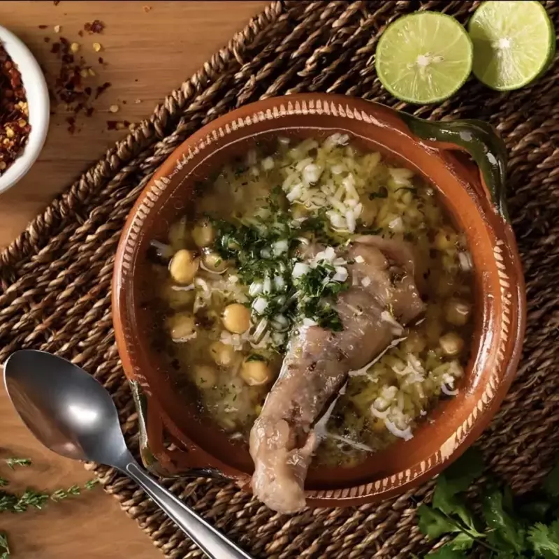 Caldo de gallina