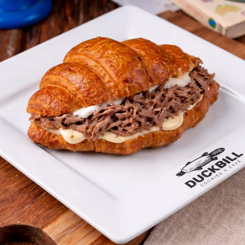 Croissant - Carne com Cream Chesse