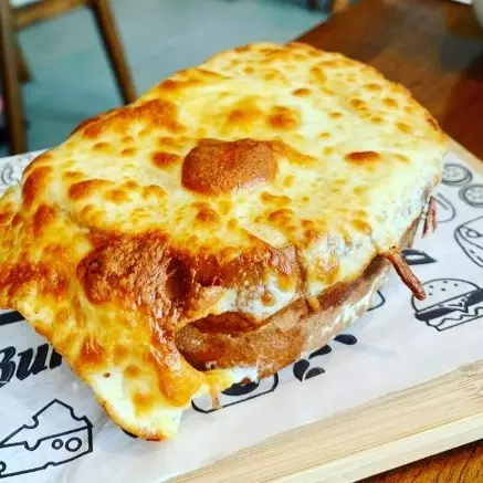 Queijo Quente Gratinado