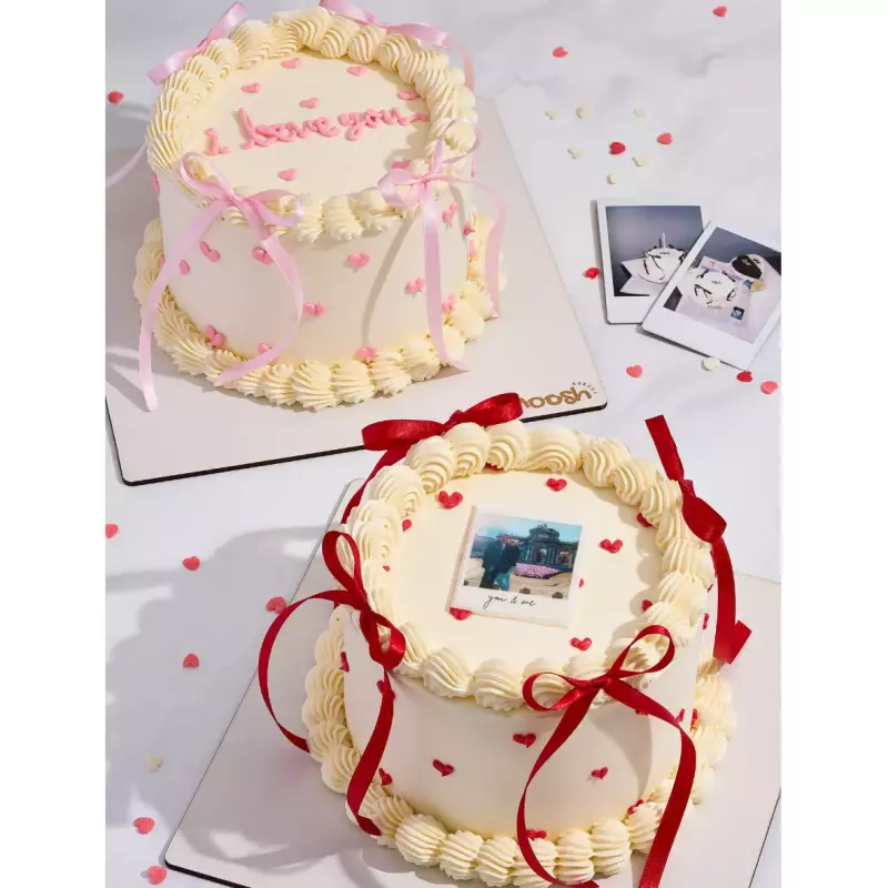 Coquette cakes