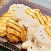 FILE DE FRANGO AO MOLHO BRANCO