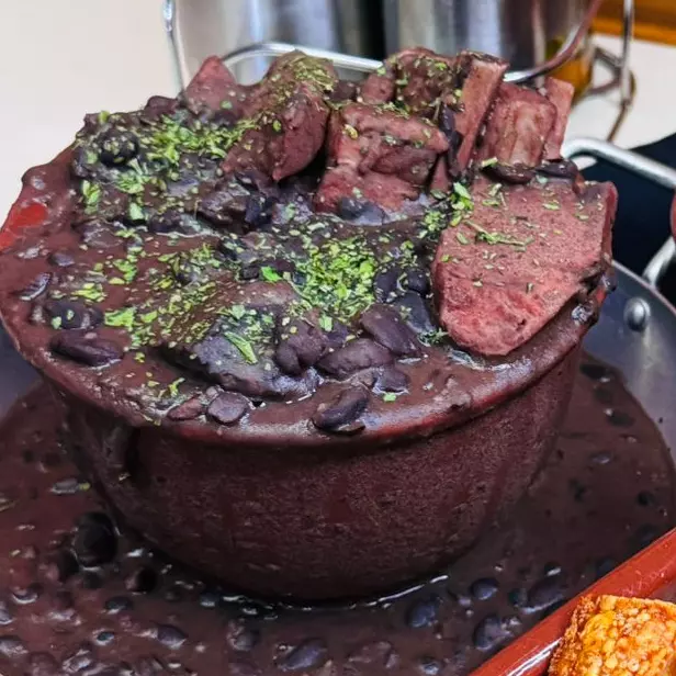 FEIJOADA G (S/ACOMPANHAMENTOS)