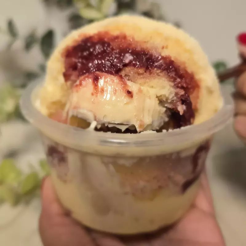 Ninho com geléia de morango