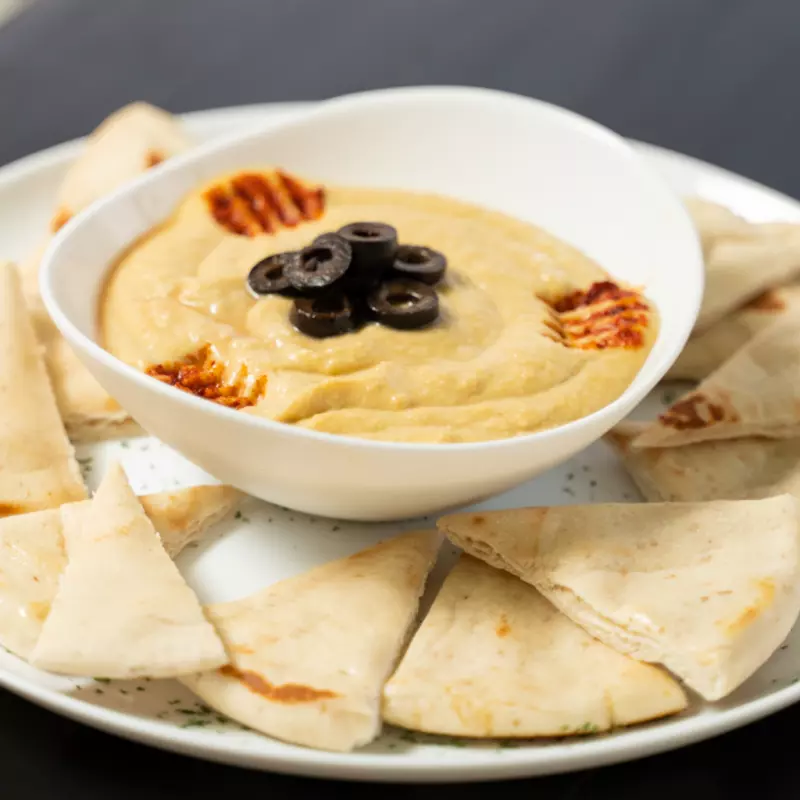 HUMMUS & PAN FOCACCIA