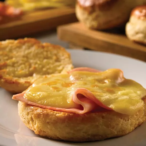 Bisquet jamón y queso