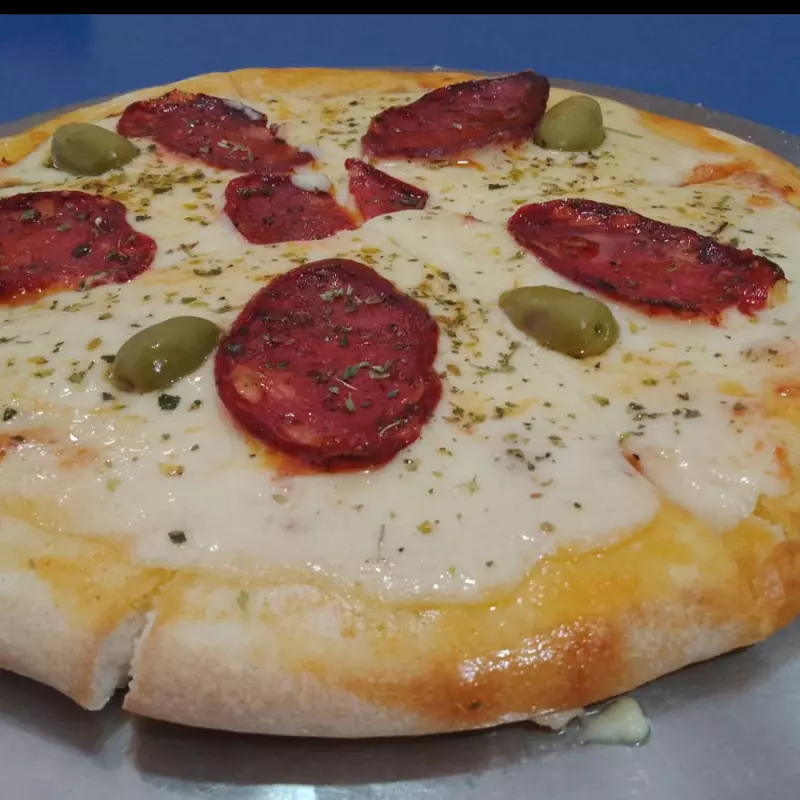 Pizza calabresa 4 porciones