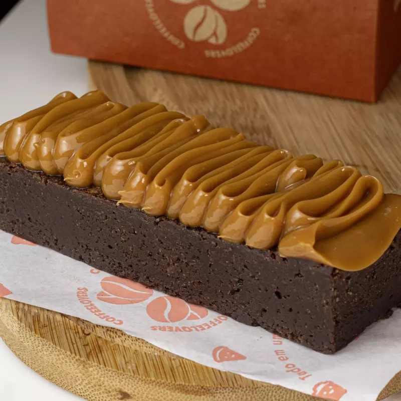 TORTA BROWNIE COM DOCE DE LEITE