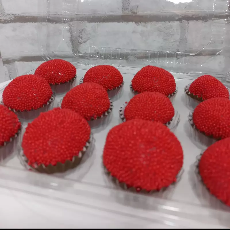 CAIXA COM 12 DOCES MORAGUINHO