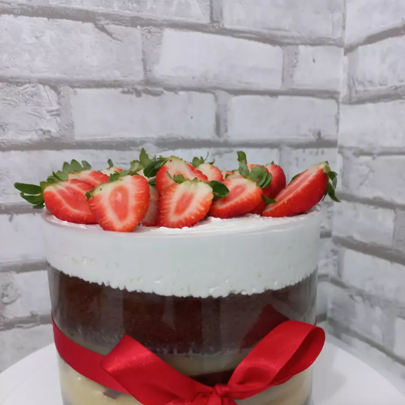 BOLO NINHO COM MORAGOS 15CM