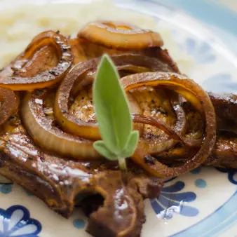 Bisteca Suína Acebolada