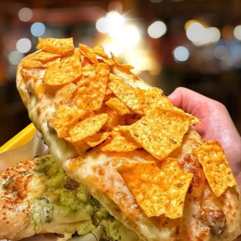 PÃO BAGUETE DE COSTELA COM DORITOS
