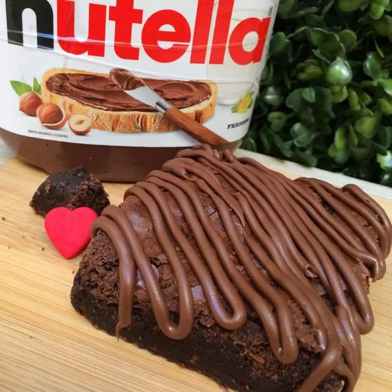 BROWNIE COBERTO COM NUTELLA ORIGINAL