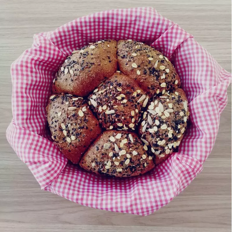 Pan masa madre integral con semillas