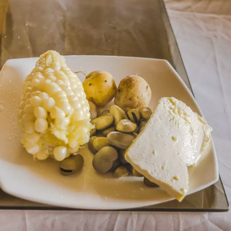 Choclo con Habas y Queso