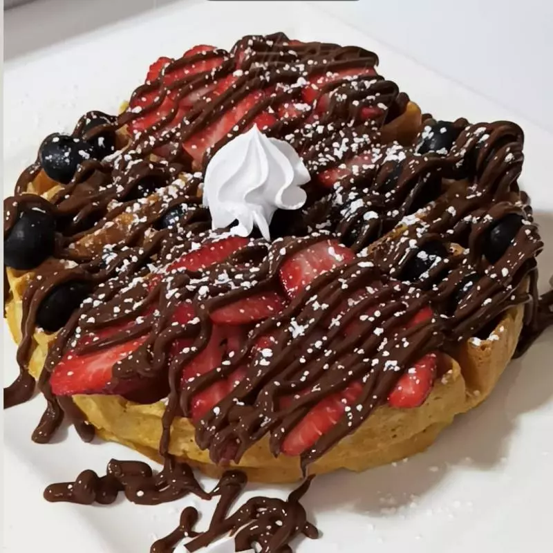 WAFFLE CON FUDGE