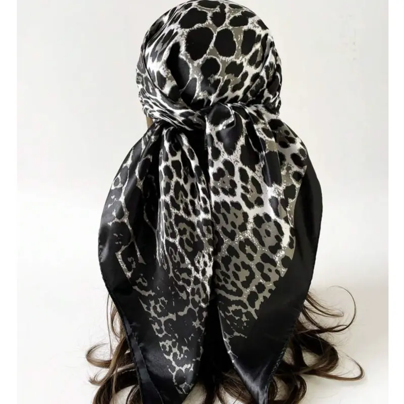Pañoleta animal print