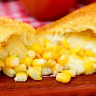 Pastel de Queijo e Milho