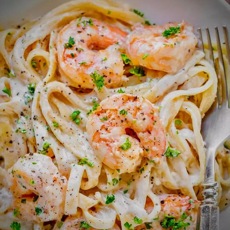Camarão ao Fettuccini Alfredo