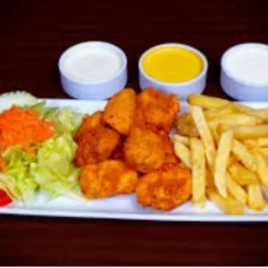 Chicharron de Pollo con papas dorad