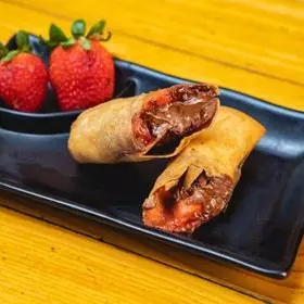 ROLINHO DE MORANGO E NUTELLA