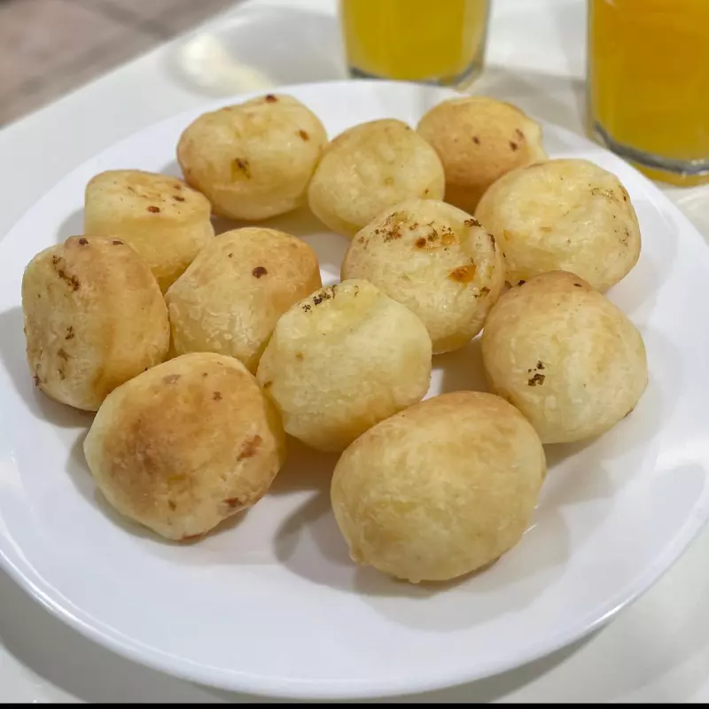 Mini Pão De Queijo