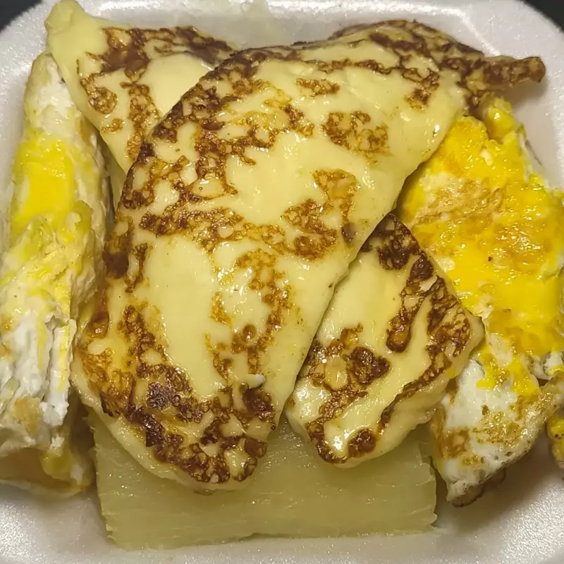 MACAXEIRA COM QUEIJO COALHO E OVO