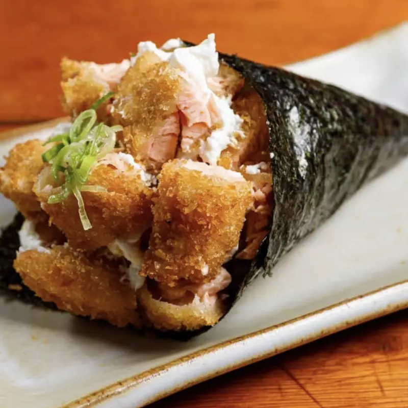 Temaki ( salmão empanado)
