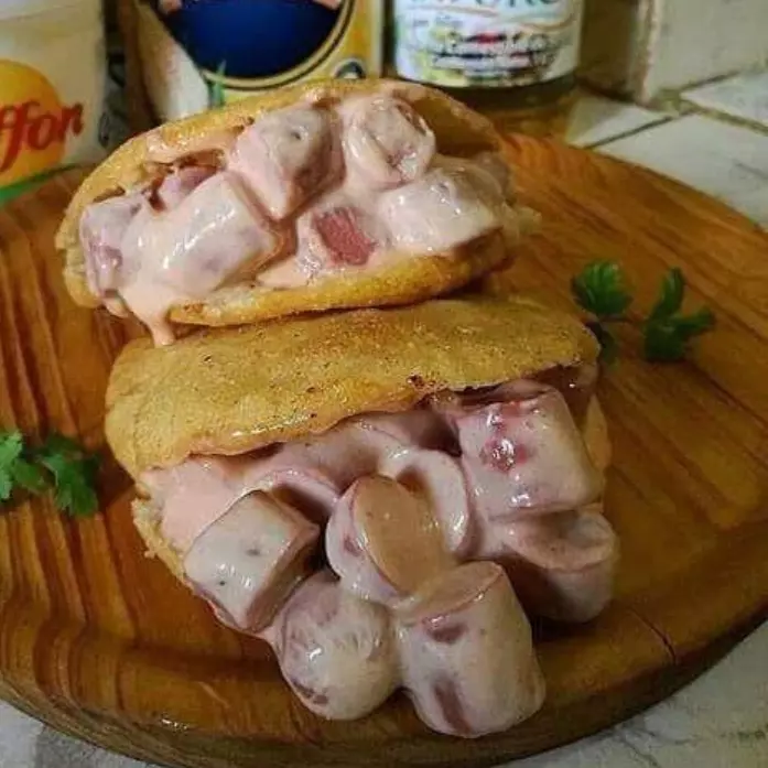 Arepa Salchicha Ahumada