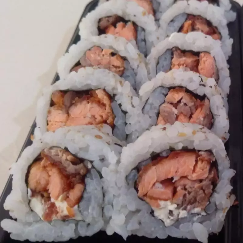 Uramaki salmão grelhado 5 unidades