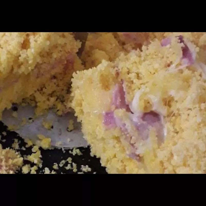 Cuscuz com presunto e queijo