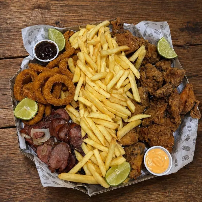 FRANGO, BATATA, CEBOLA E CALABRESA