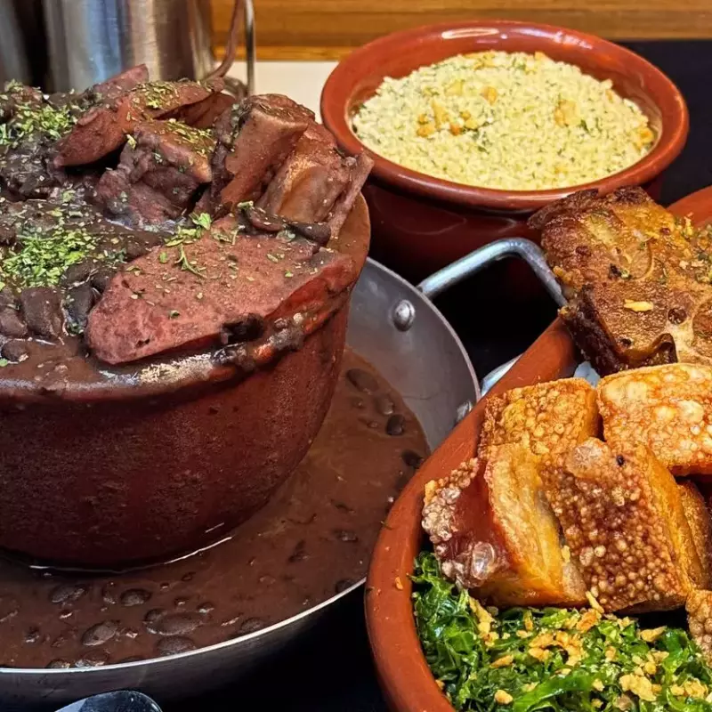 PORÇÃO DE FEIJOADA (COM KIT P)