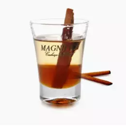 Dose de cachaça Gabriela