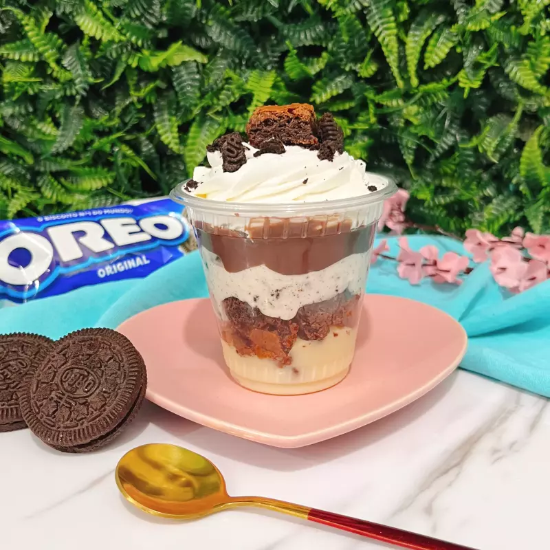 Copo Brownie Oreo