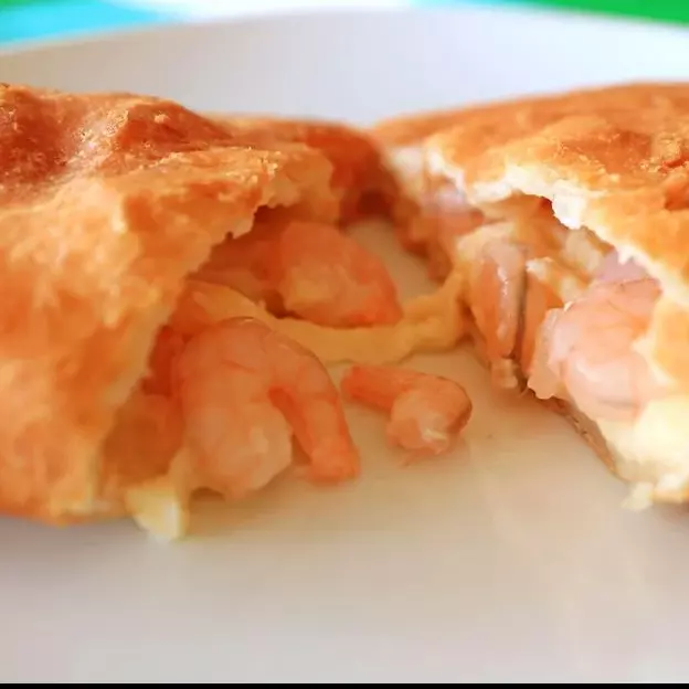 Pastel de Camarão com Creme Cheese
