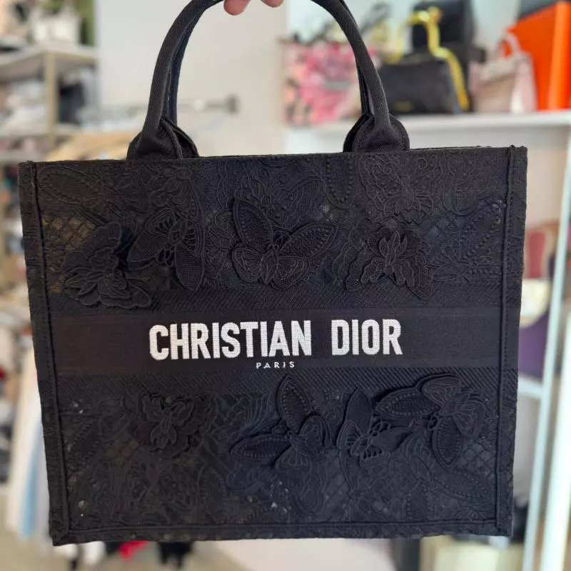 DIOR
