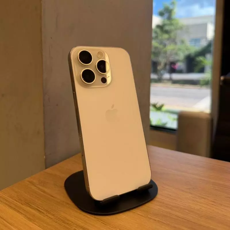 16 PRO 128GB BRANCO TITÂNIO