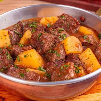 Terça | Carne de Panela c/ Mandioca