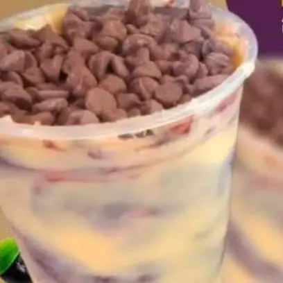 Mousse  Maracujás Gotas de chocolate