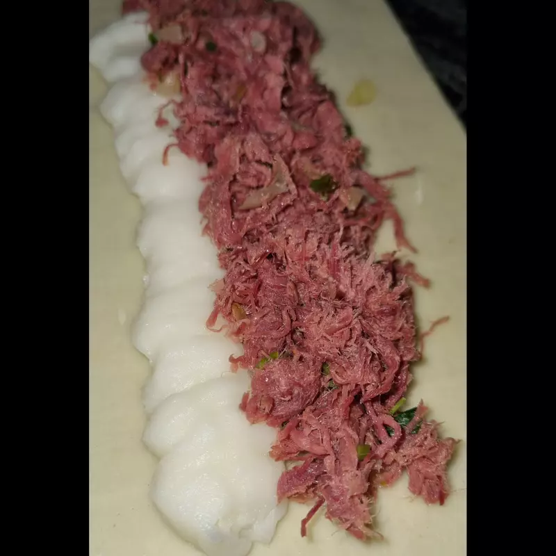 PASTEL DE CHARQUE COM CATUPIRY