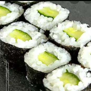 Hossomaki pepino com furikake