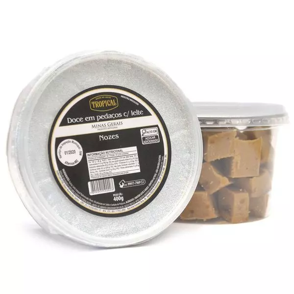 Tropical Pedaços Nozes